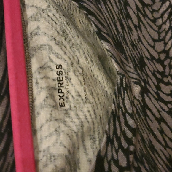 Express women's sexy basics tee - Picture 2 of 3